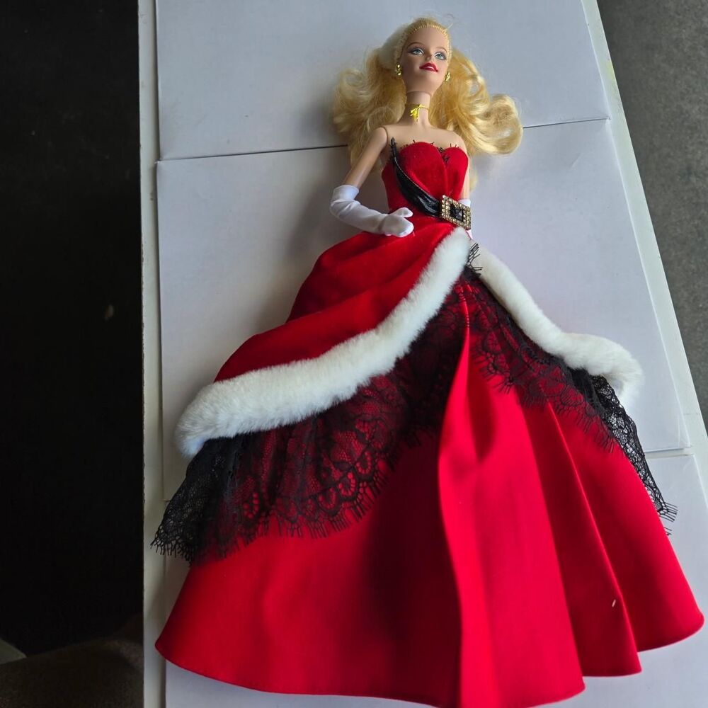 Barbie Red Dolls-accessories